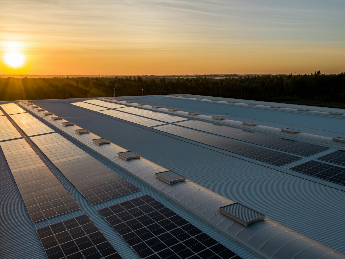 Commercial rooftop solar installation